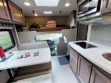 Class C Motorhome-Medium (C-Medium)